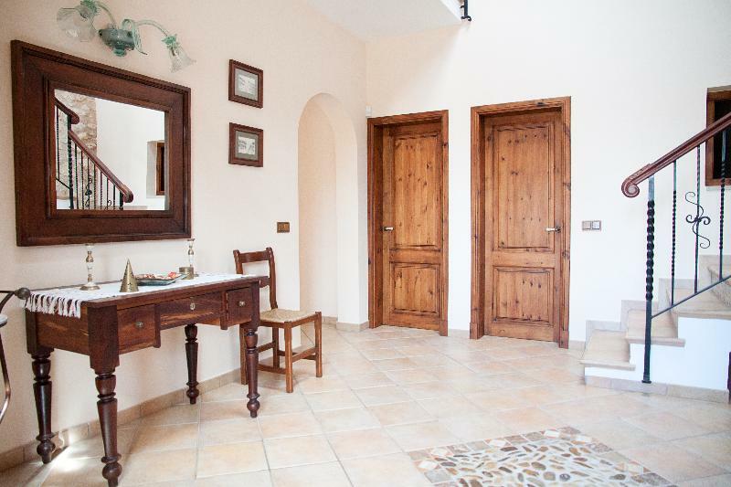 Pujol Den Miquel Villa Феланитс Екстериор снимка